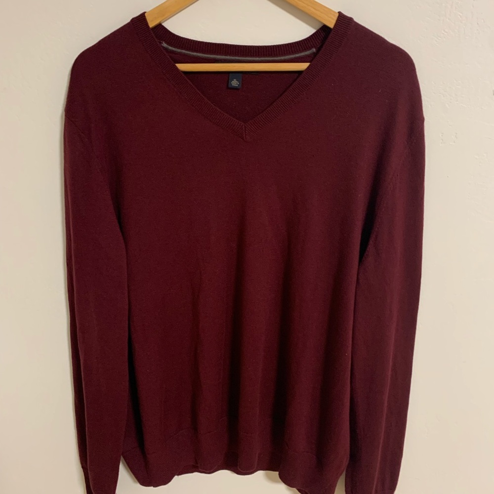 Banana Republic Burgundy Men’s Sweater